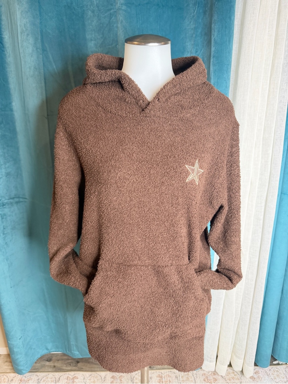Jeffree Star Fashion Brown Fleece Jacket with Pink Logo Tag - Picture 3 of 5